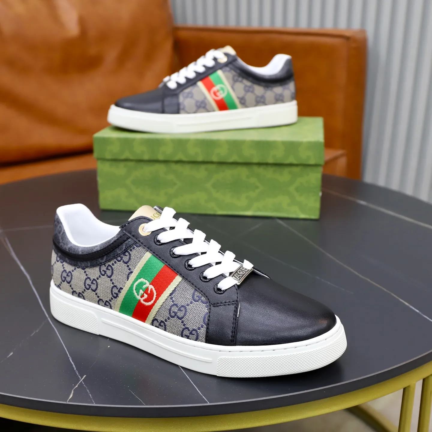 Ex-factory price: 440💰🙅‍♂️🙅‍♂️🙅‍♂️ Brand: GUCCI Standard code: 38-44 (45 customized) Grade: Same as the official website Material: Original material splicing Comfortable and breathable lining Lightweight and wear-resistant sports outsole Style category: Men's fashionable casual shoes Running sneakers Distinguished luxury brand elements Top luxury Color: actual picture color
